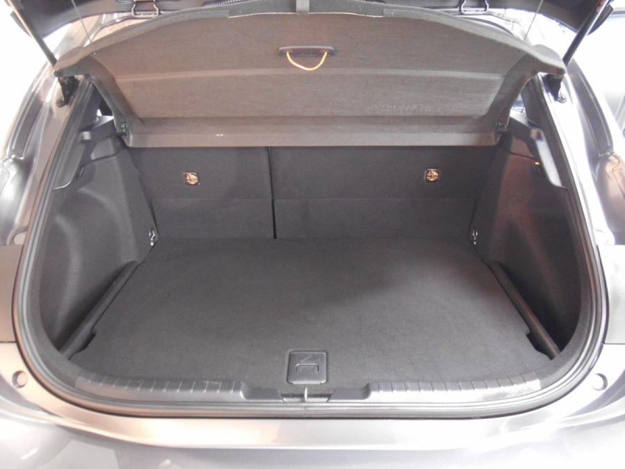 Corolla Sport Hybrid G "Style Package" - Image 7